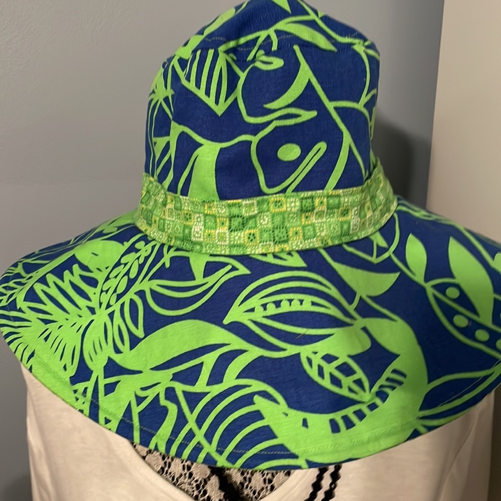 Reversible sun hat - Picture 6 of 11